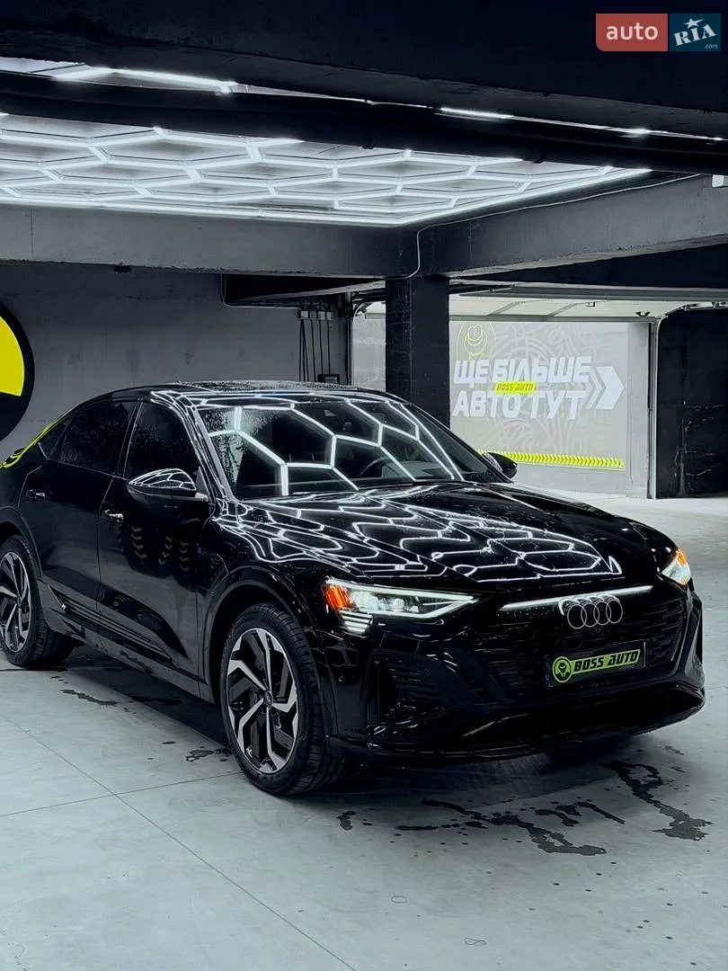 Audi Q8 Sportback e-tron, 2023