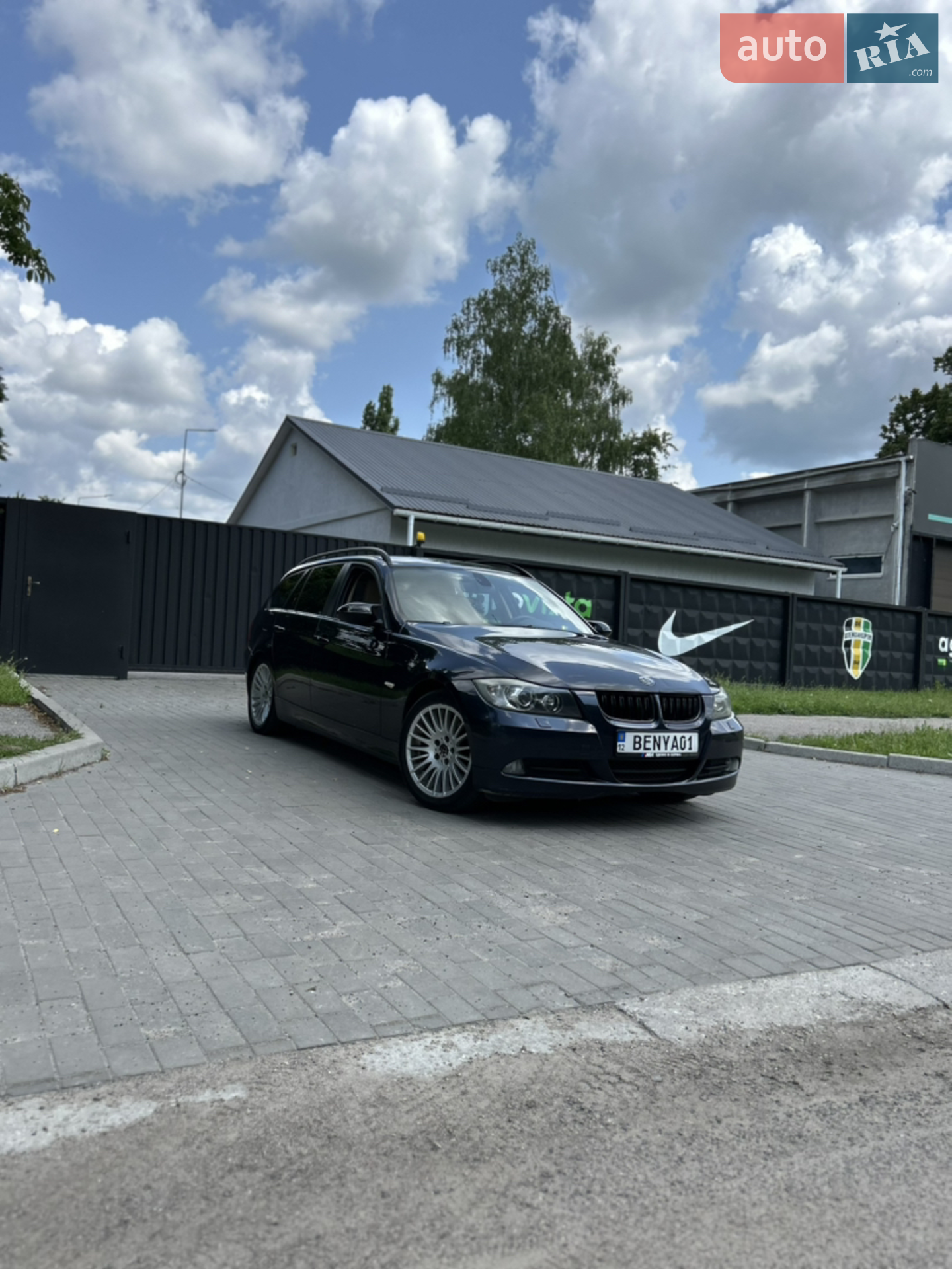 BMW 3 Series, 2005