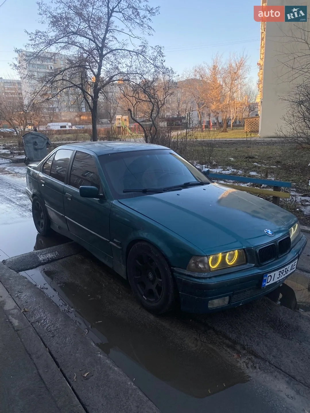BMW 3 Series, 1993