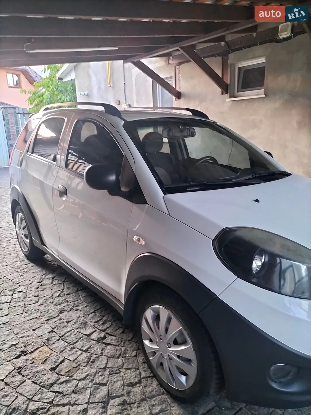 Chery Beat, 2011