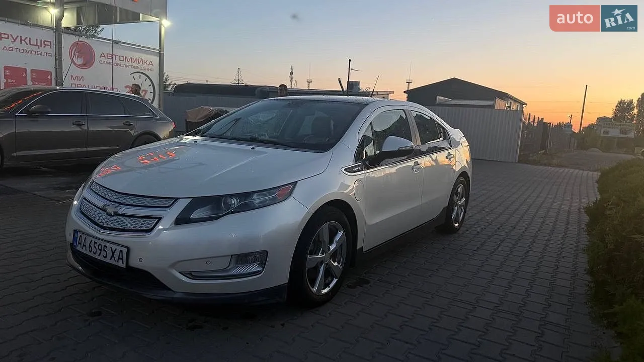 Chevrolet Volt, 2011