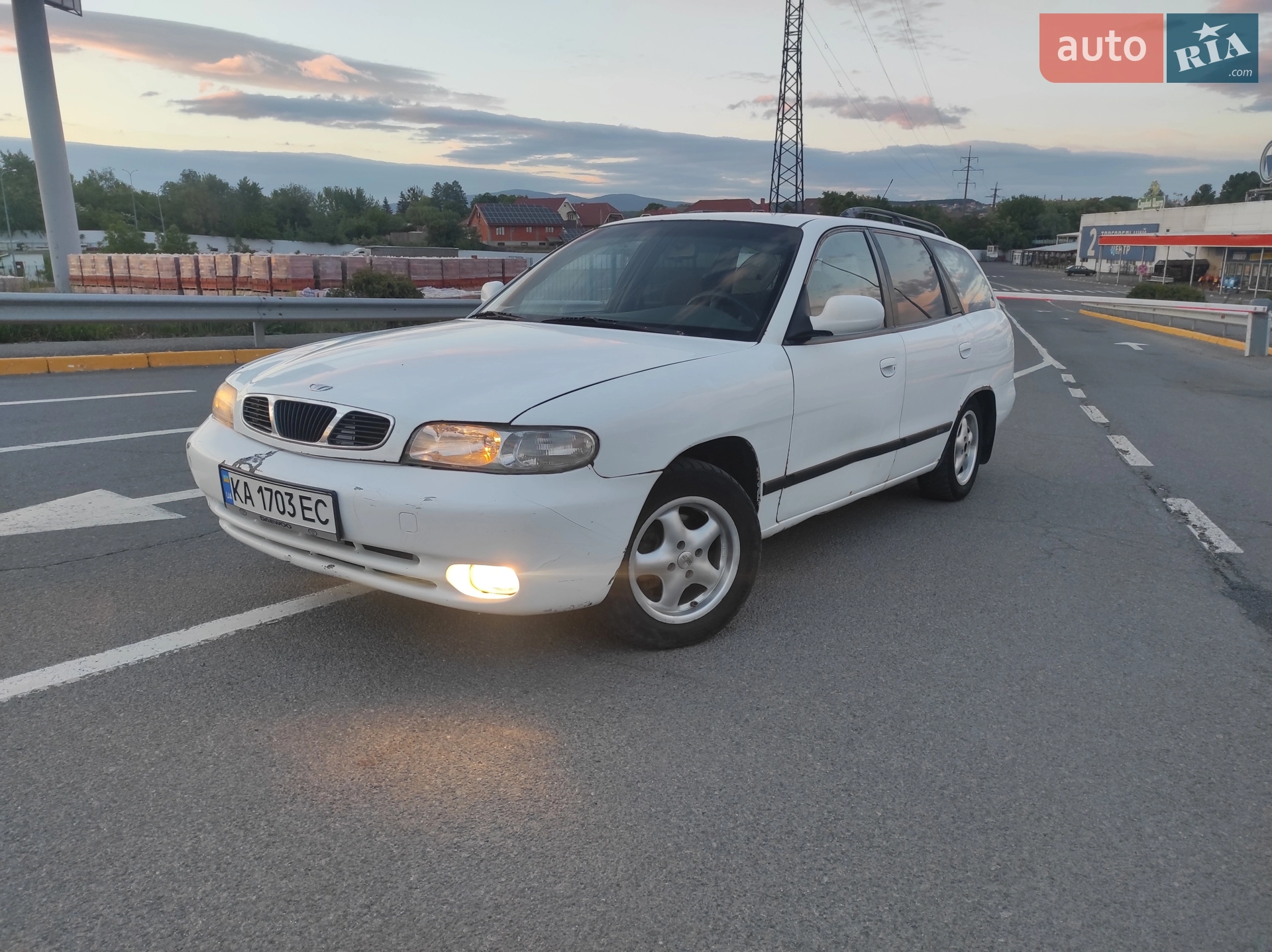 Daewoo Nubira, 1998