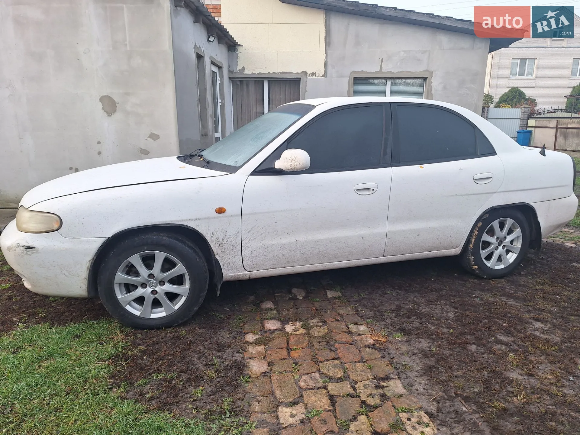 Daewoo Nubira, 1998