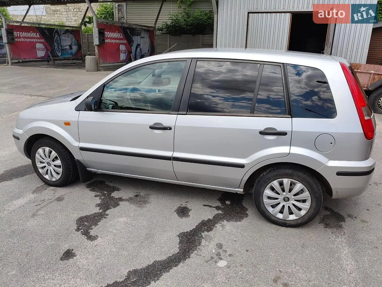 Ford Fusion, 2002