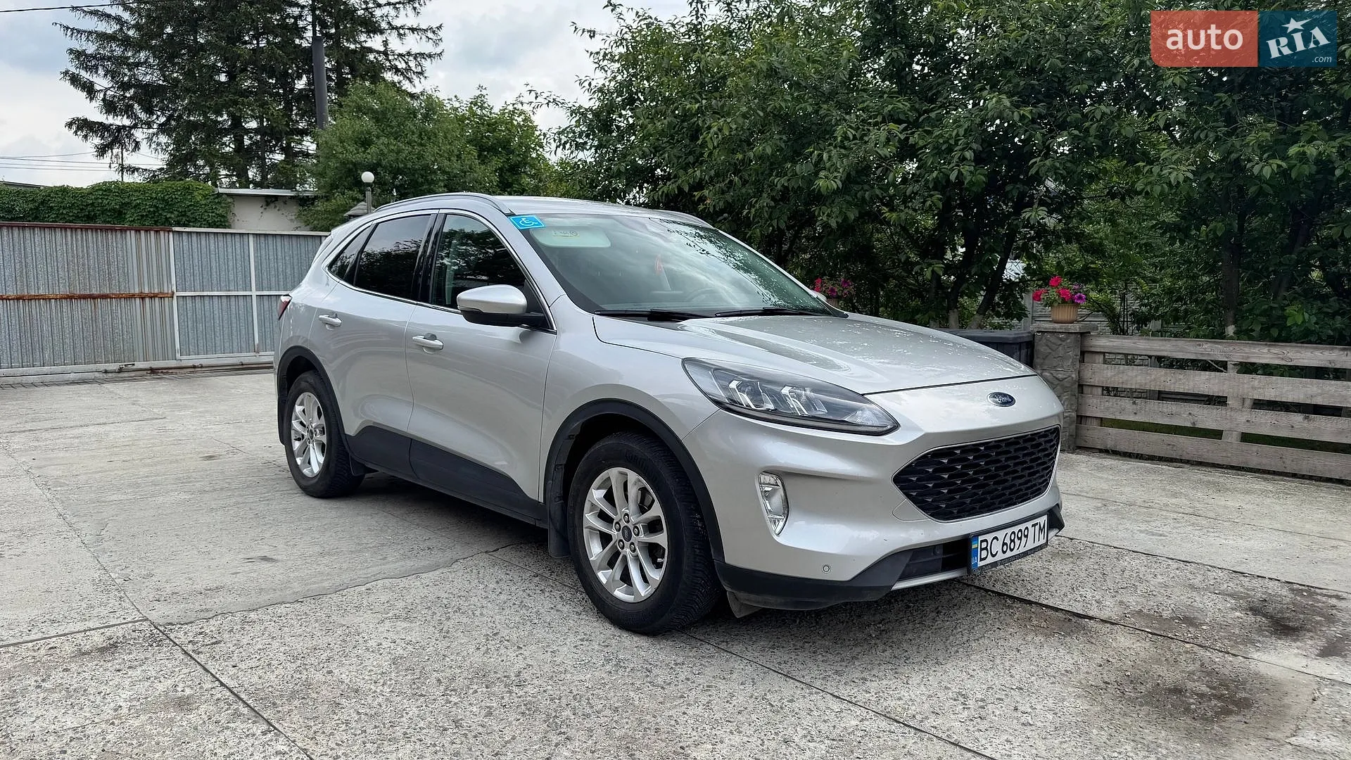 Ford Kuga, 2020