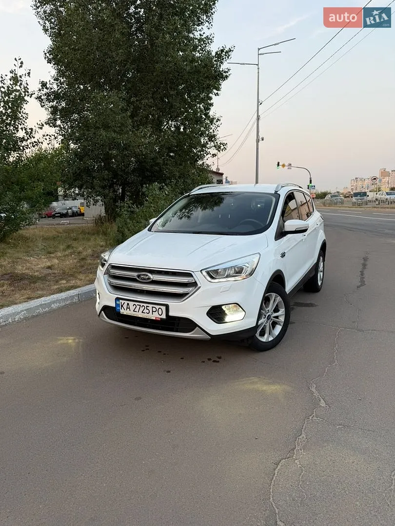 Ford Kuga, 2019