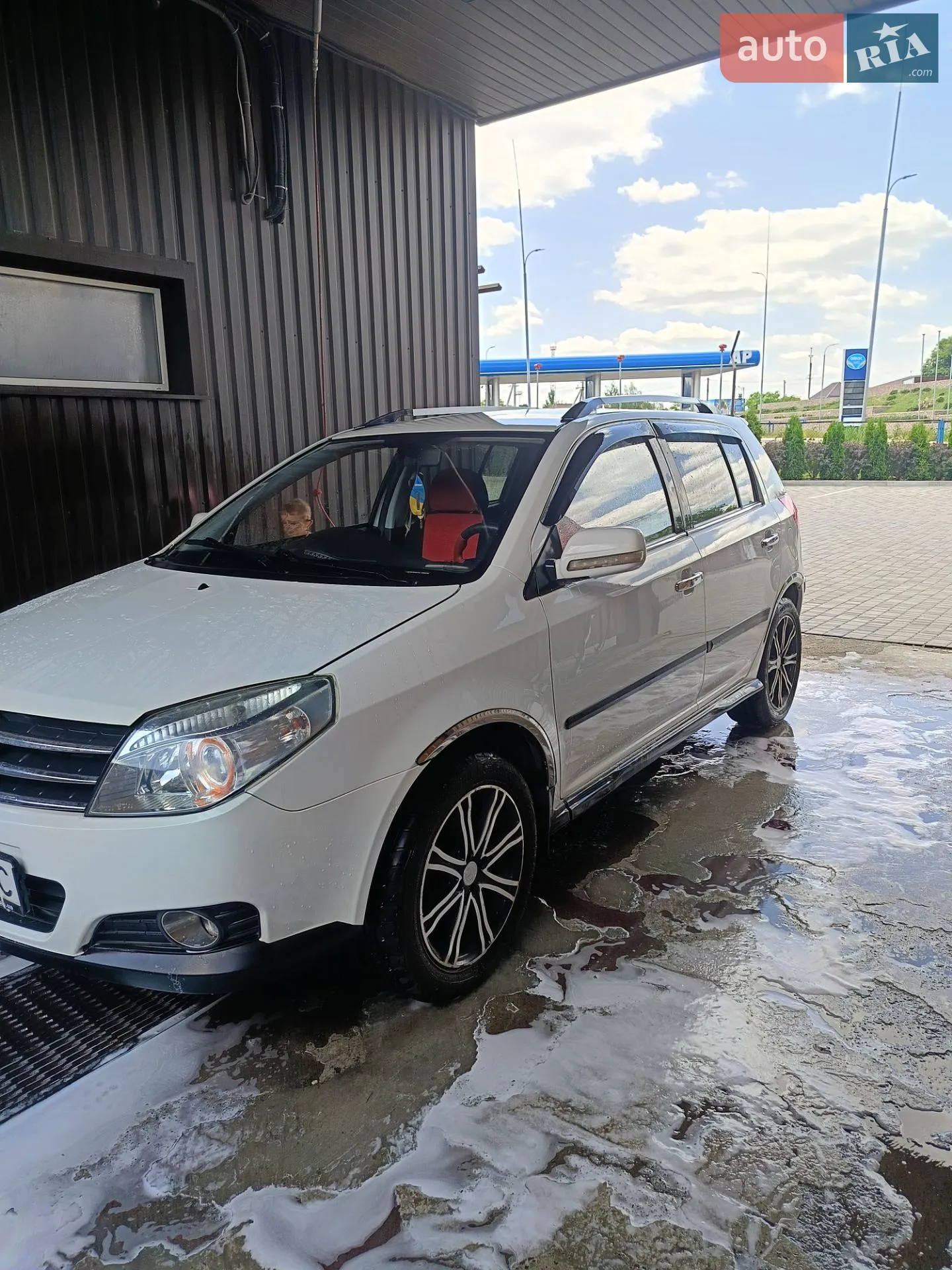 Geely MK Cross, 2013