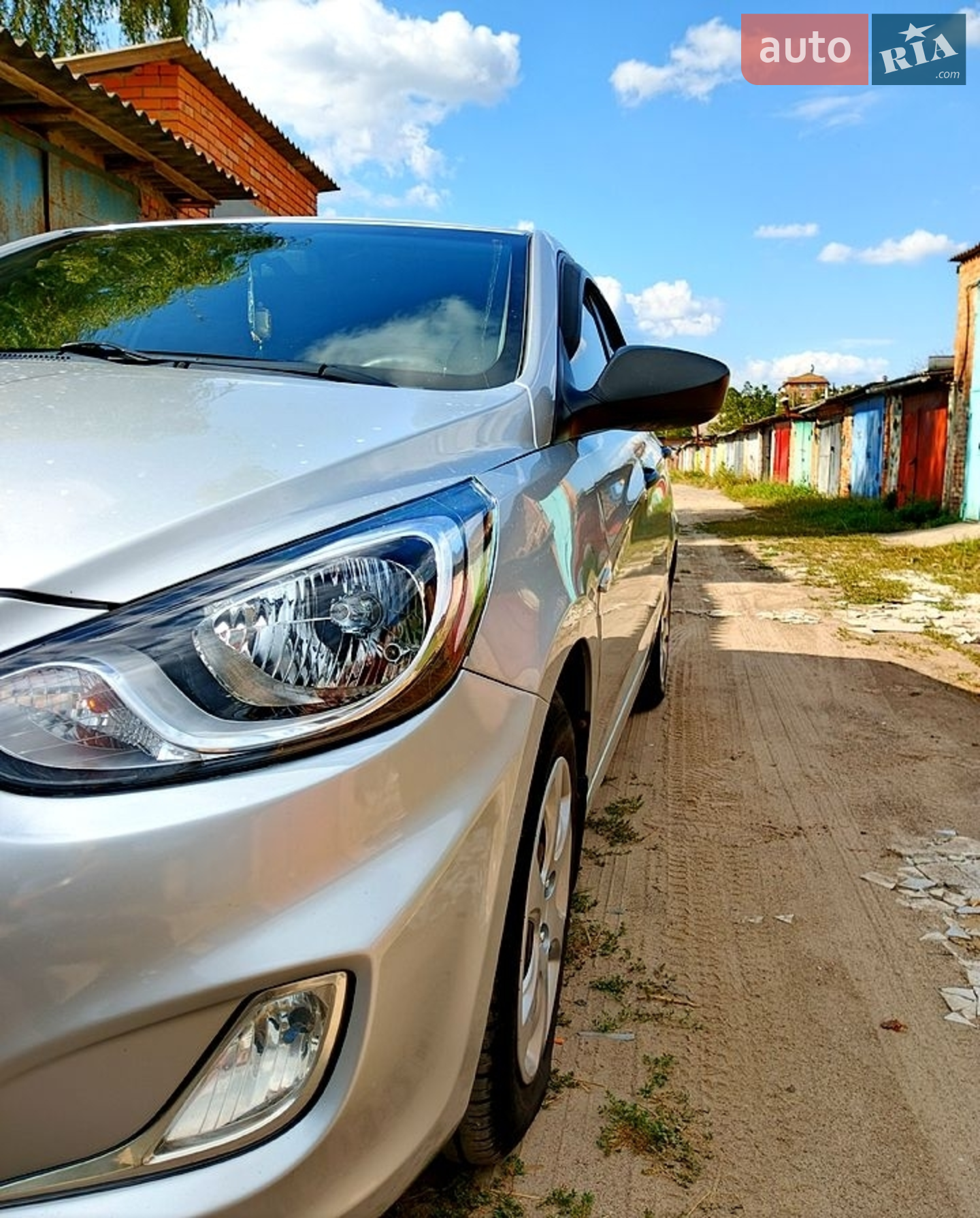 Hyundai Accent, 2011