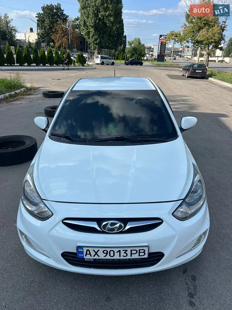 Hyundai Accent, 2012