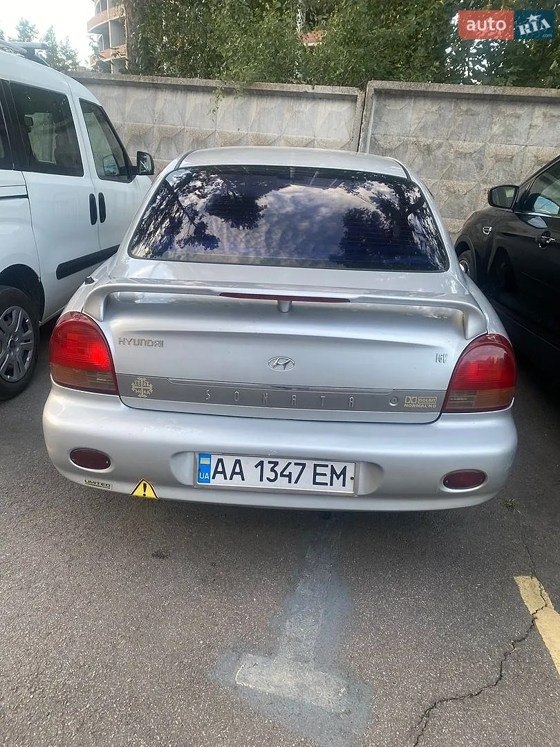 Hyundai Sonata, 1999