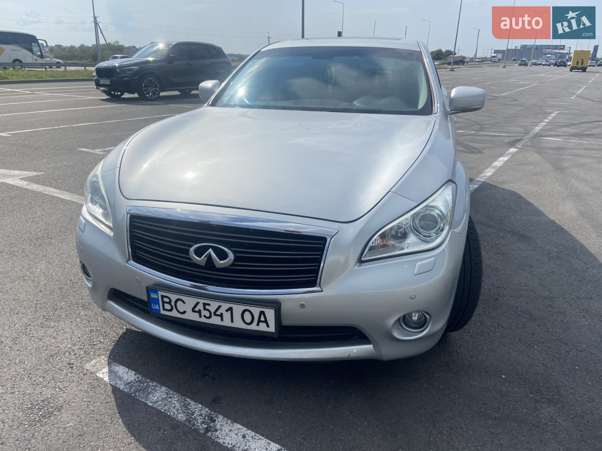 Infiniti M30, 2011