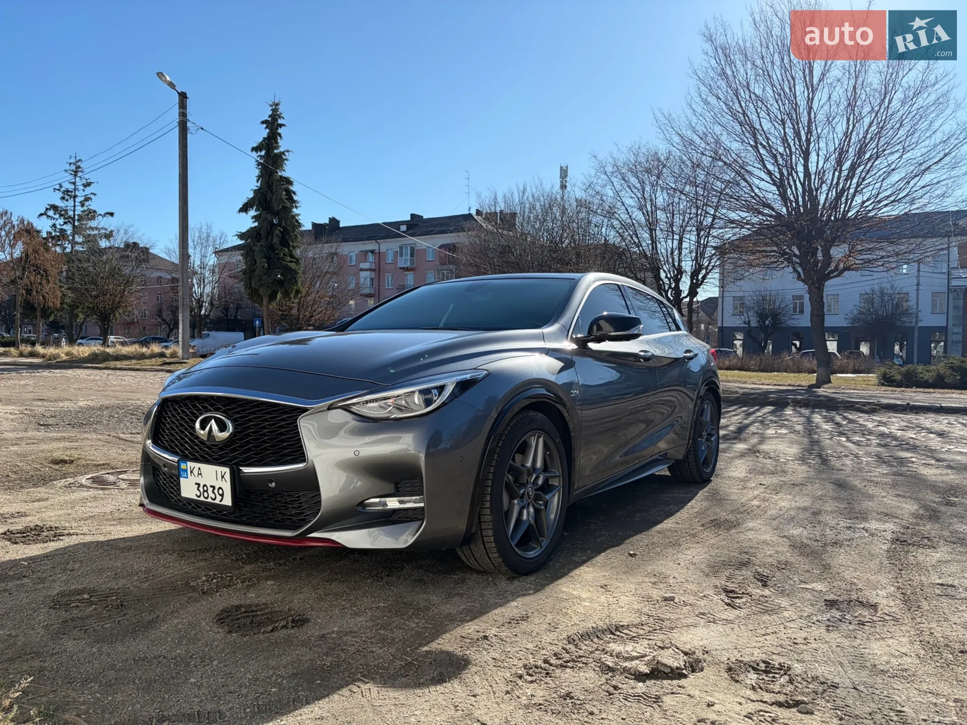 Infiniti QX30, 2016