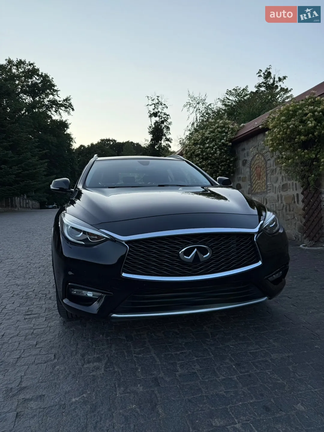Infiniti QX30, 2016