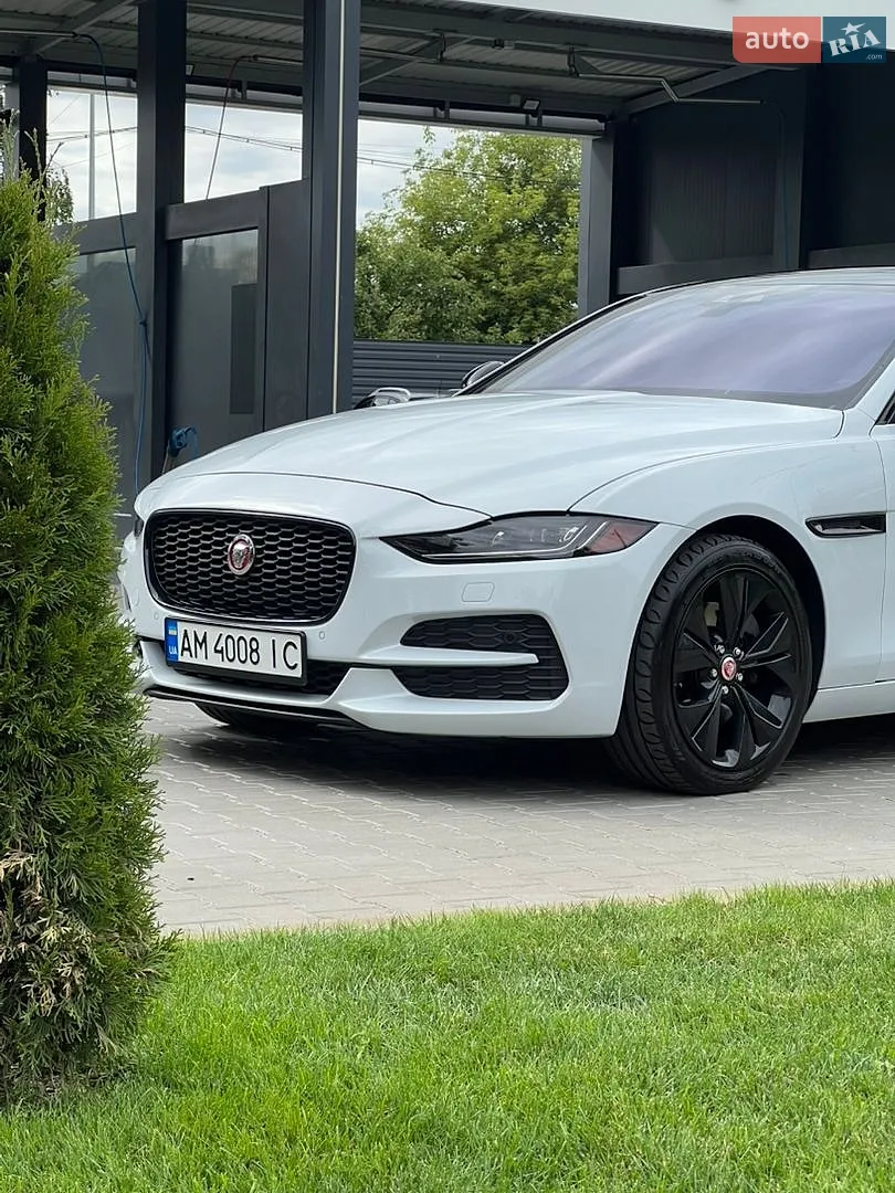 Jaguar XE, 2019