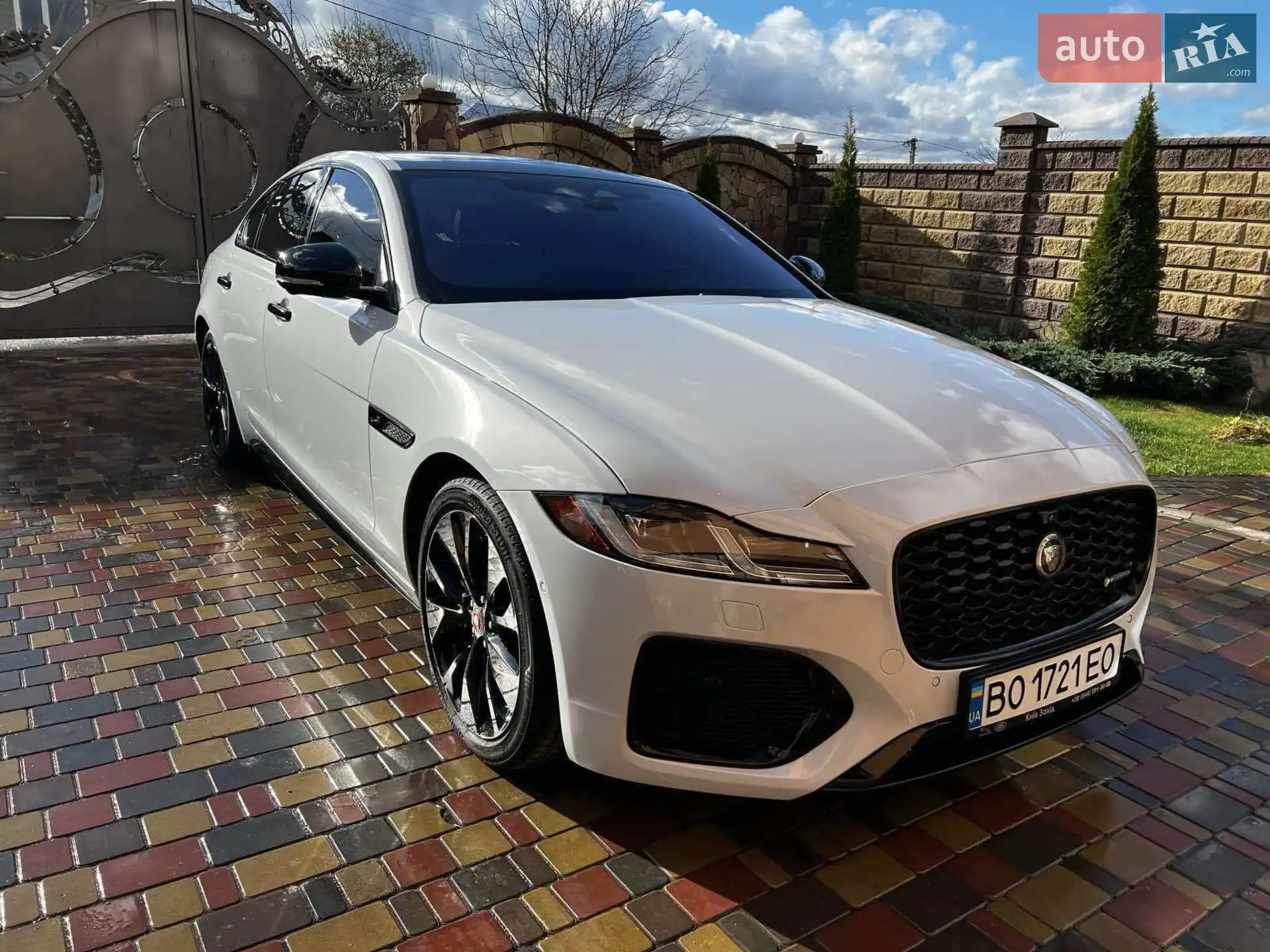 Jaguar XF, 2021