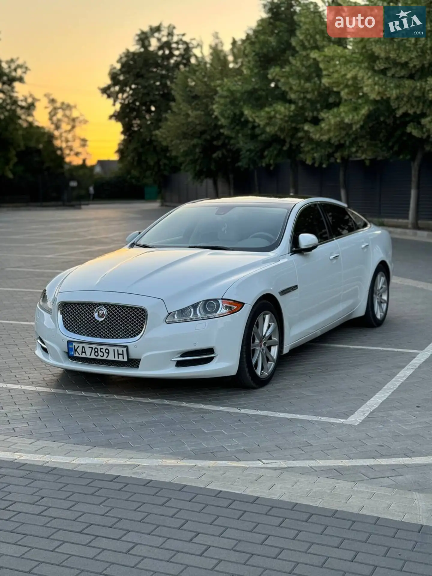 Jaguar XJ, 2013