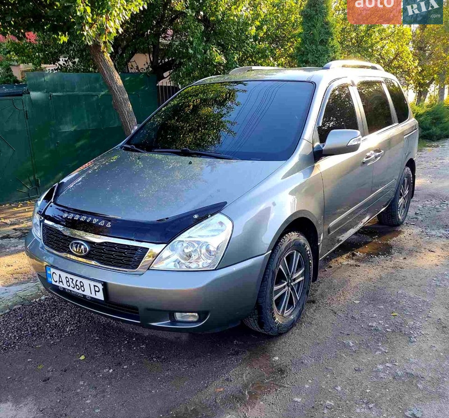Kia Carnival, 2011