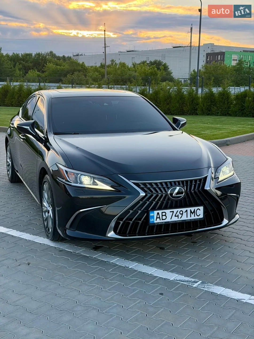 Lexus ES, 2022