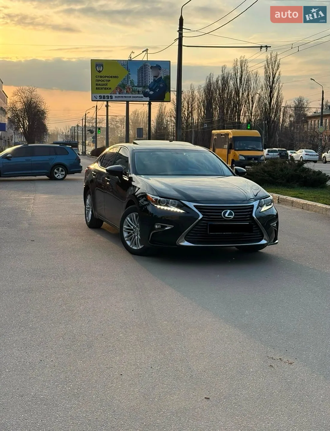 Lexus ES, 2016