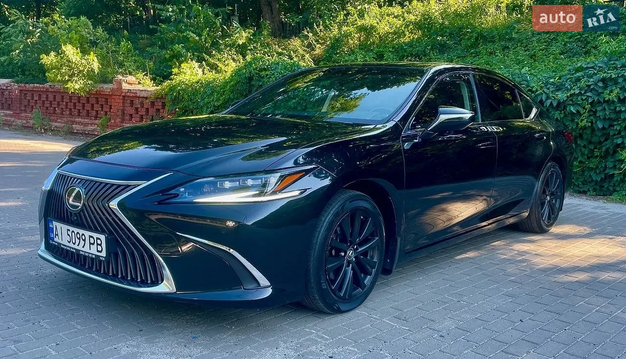 Lexus ES, 2019