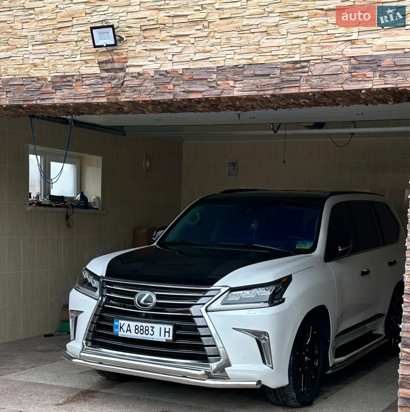 Lexus LX 2017 — 1