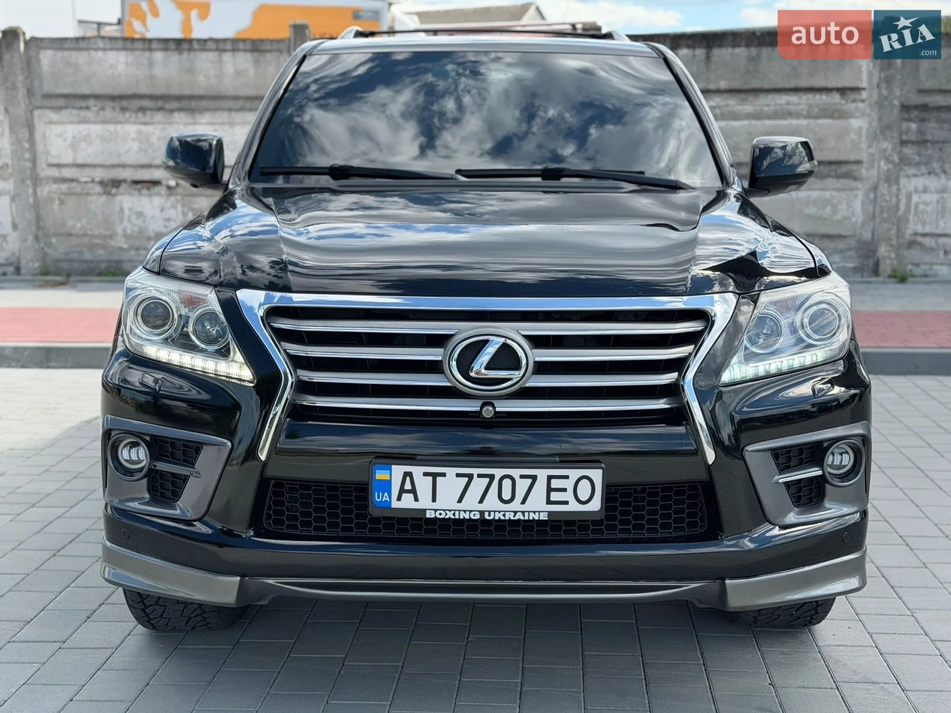 Lexus LX, 2010