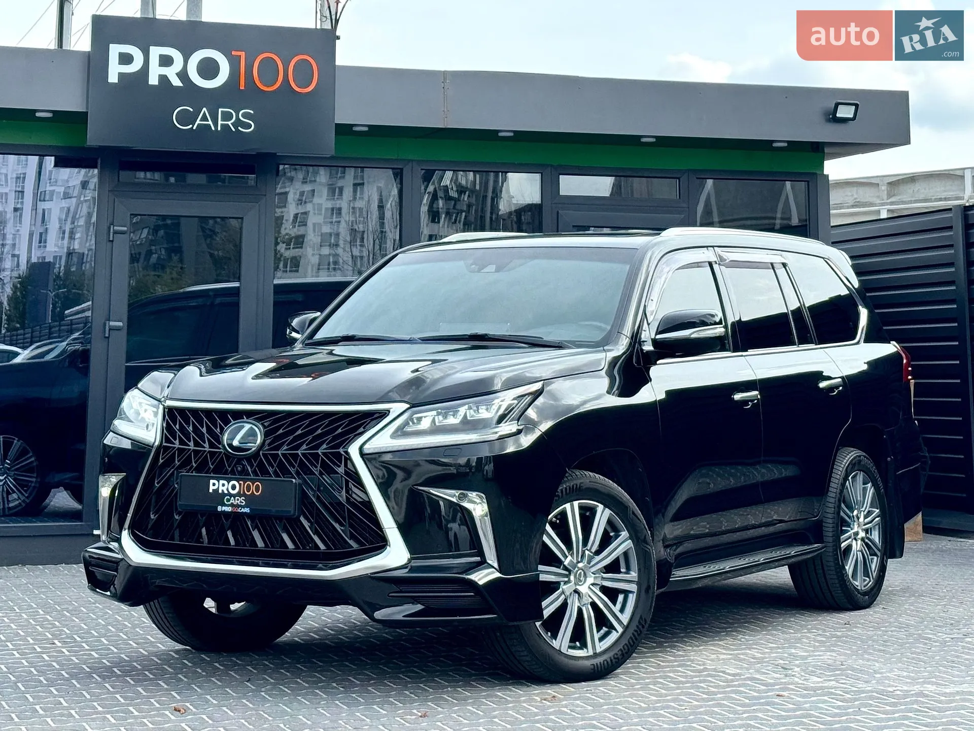 Lexus LX, 2016