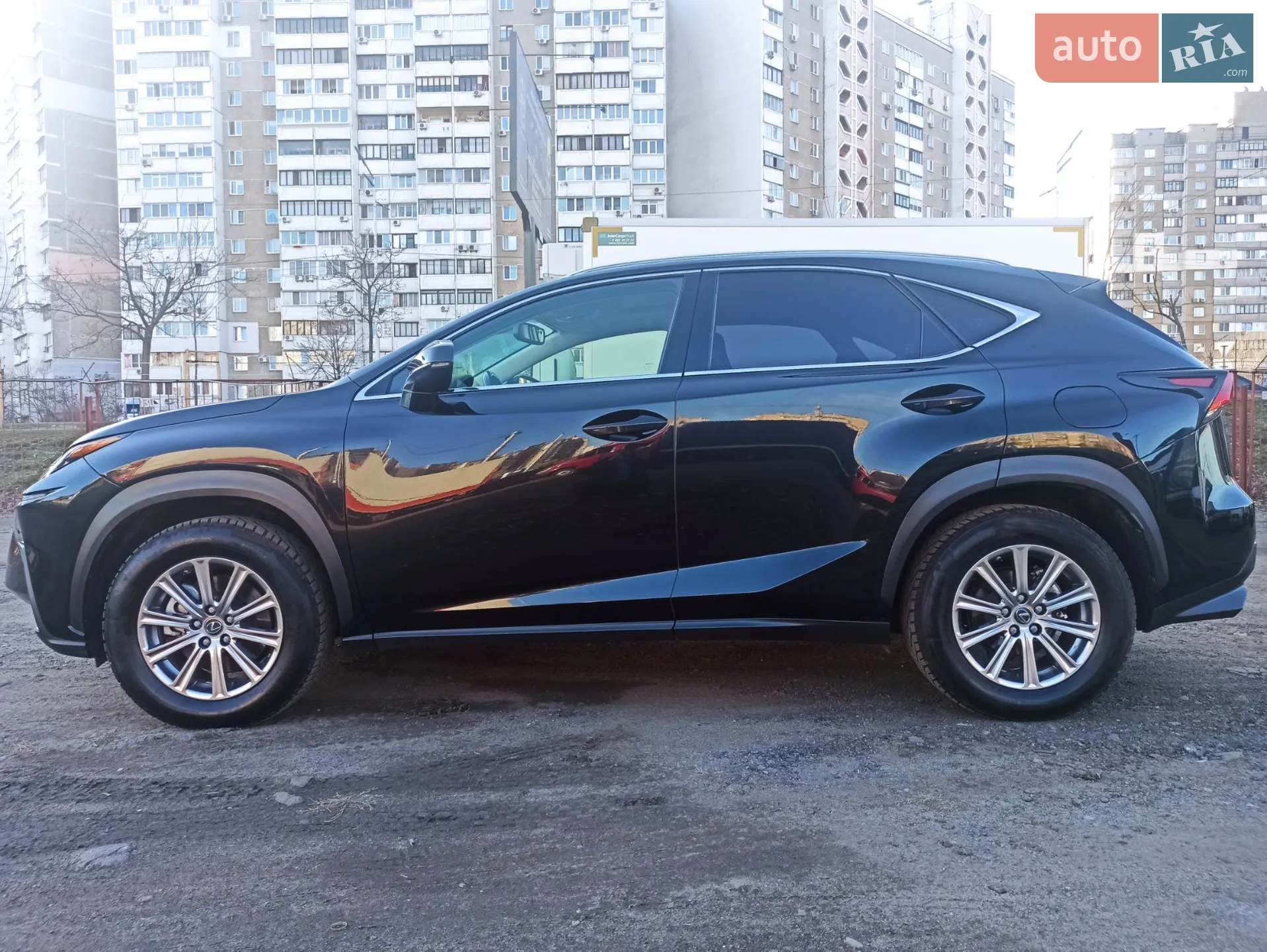 Lexus NX, 2019