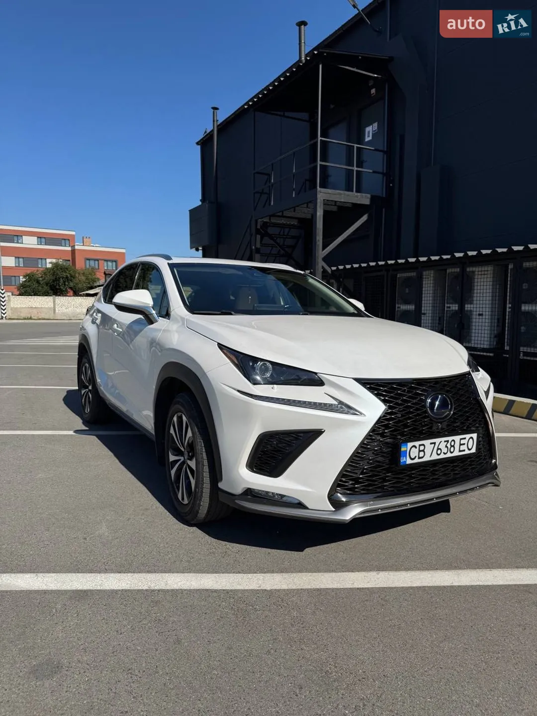 Lexus NX, 2017