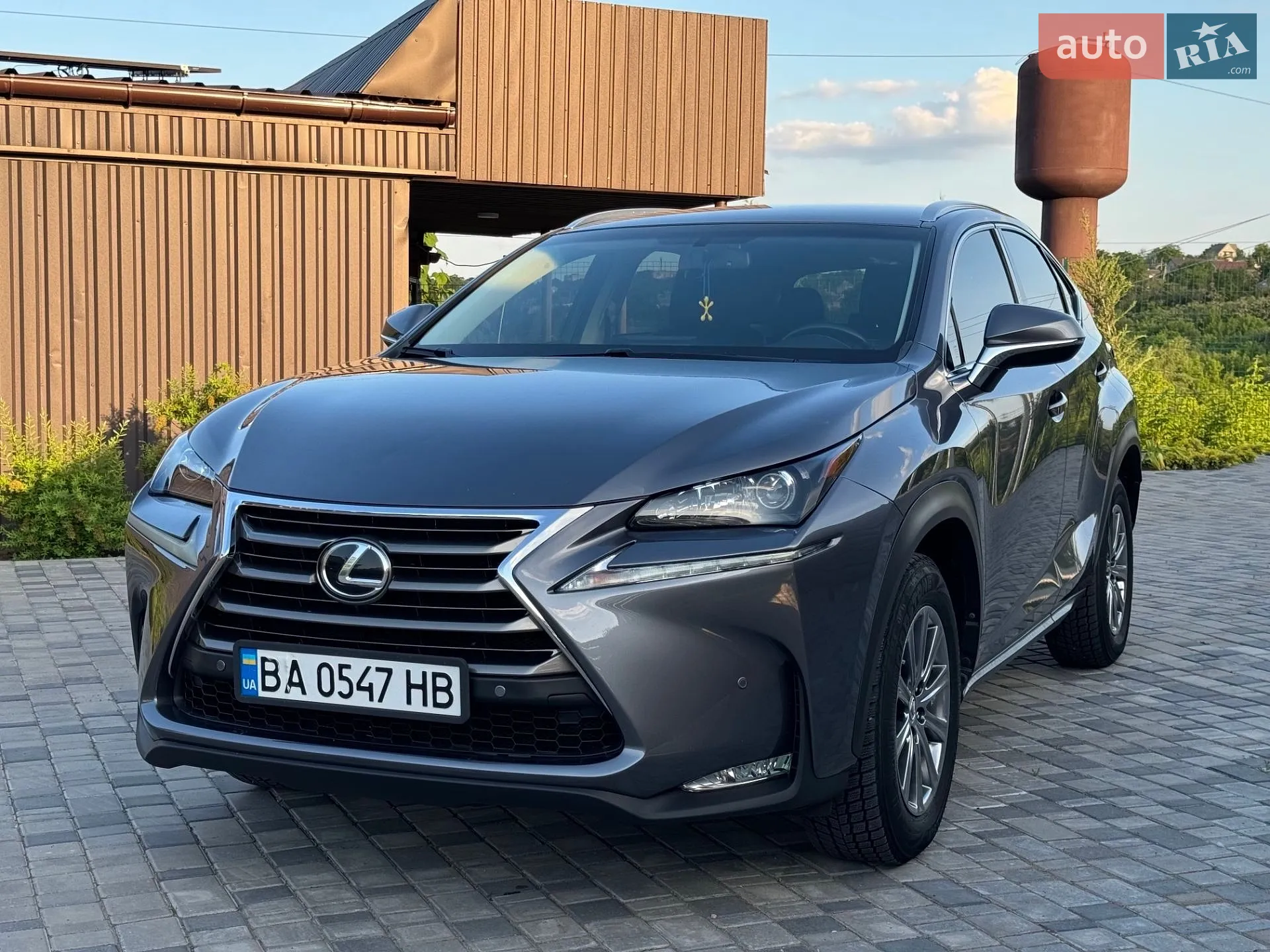 Lexus NX, 2017