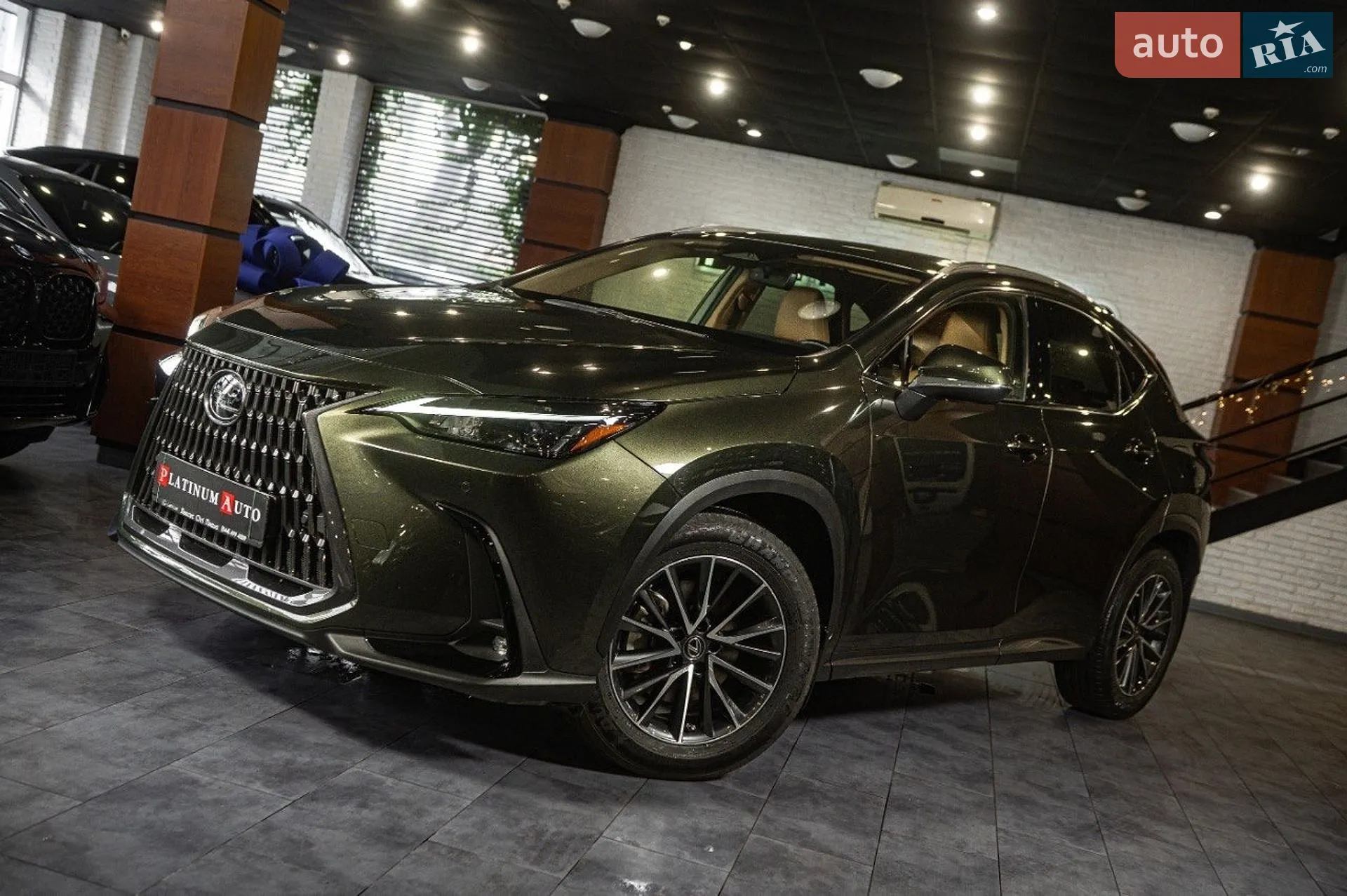 Lexus NX, 2021