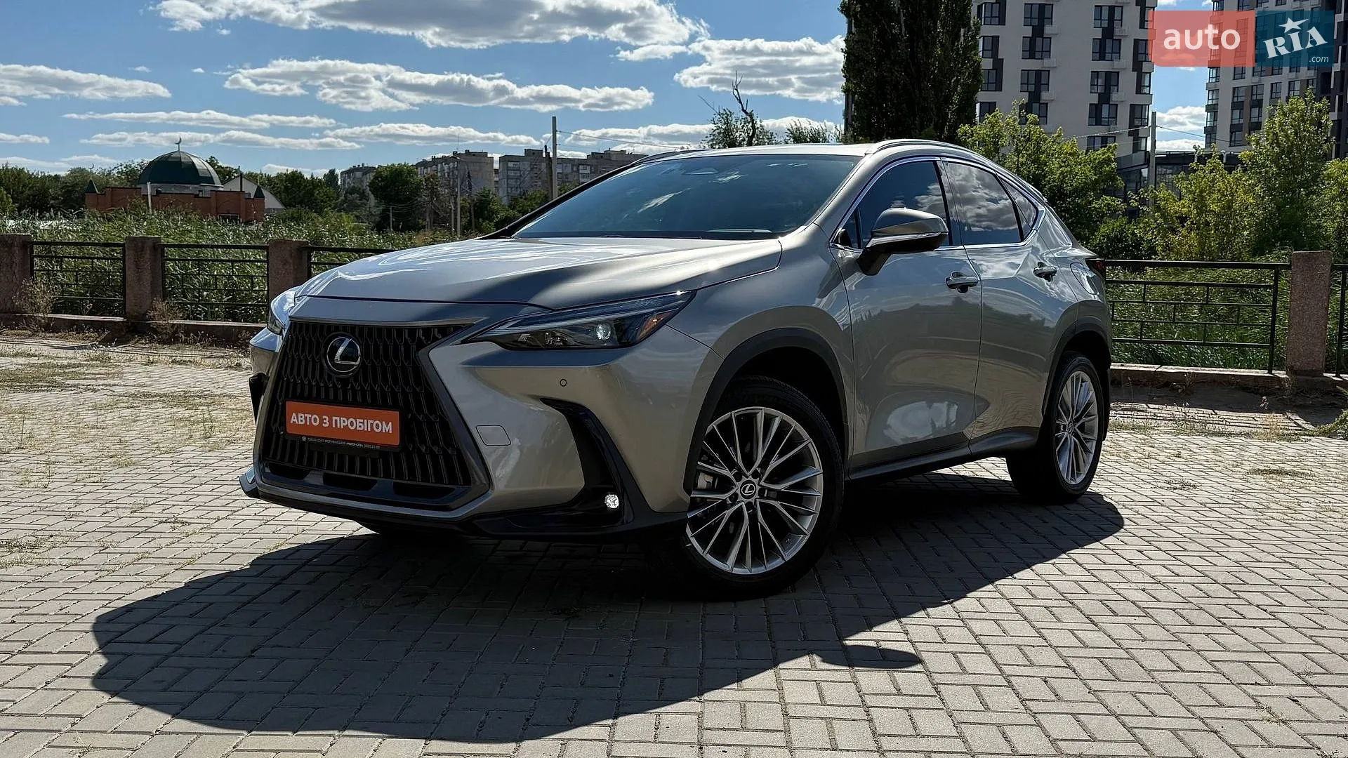 Lexus NX, 2025