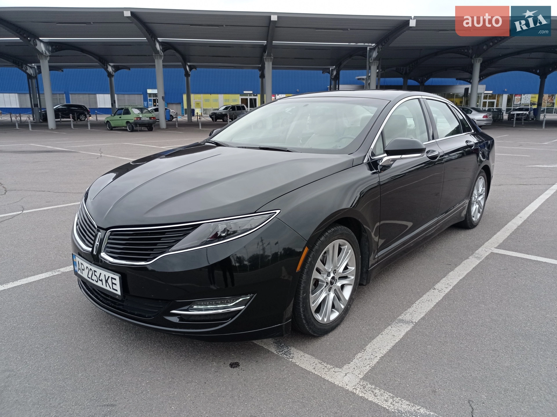 Lincoln MKZ, 2014