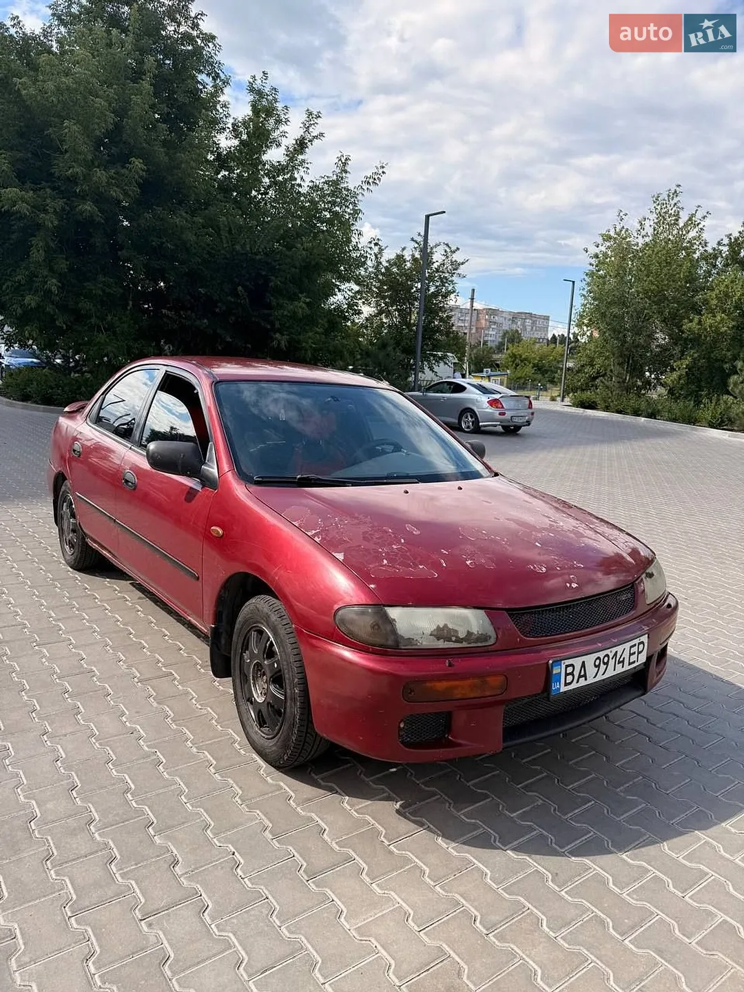 Mazda 323, 1996