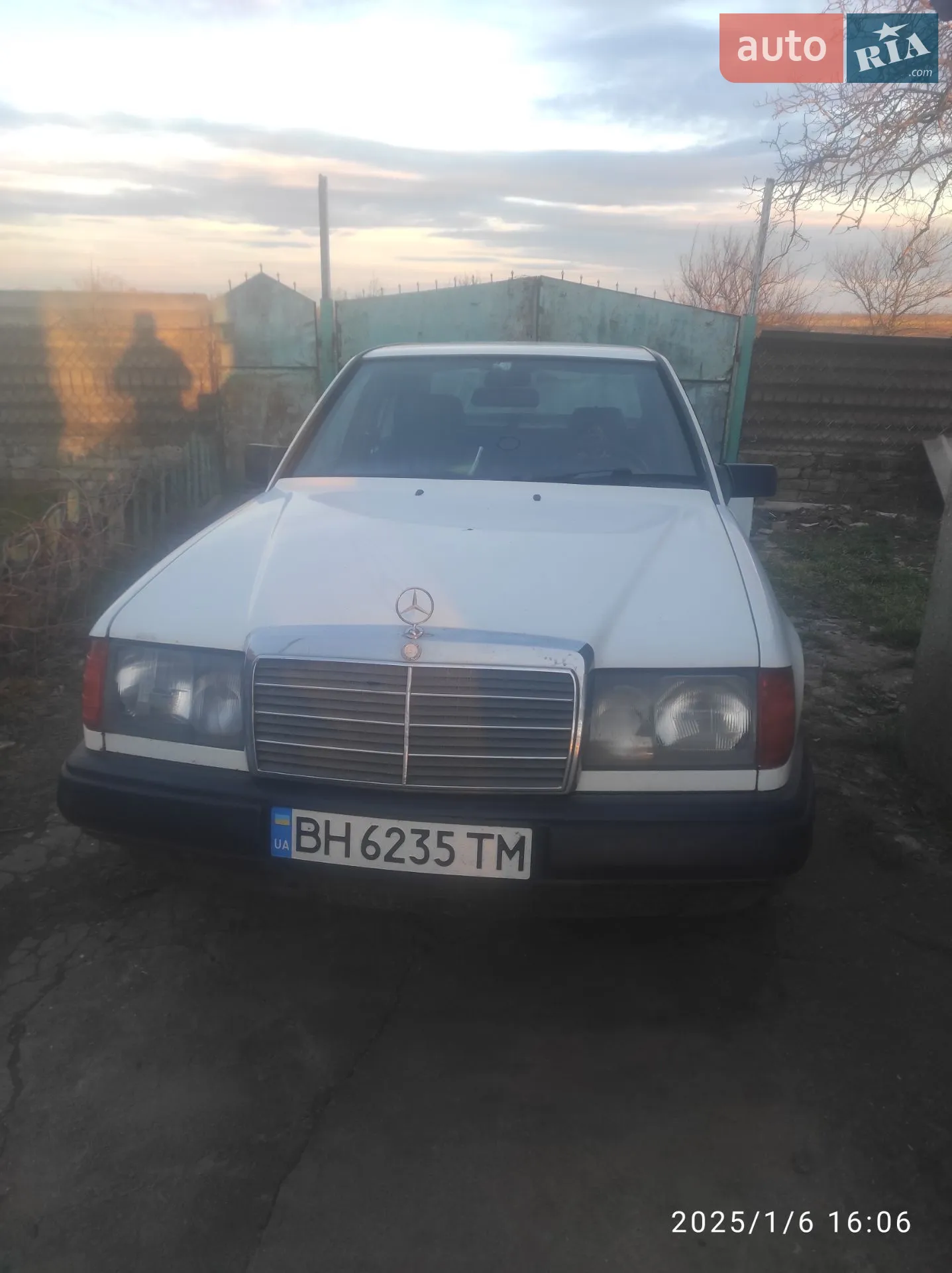 Mercedes-Benz E-Class, 1986