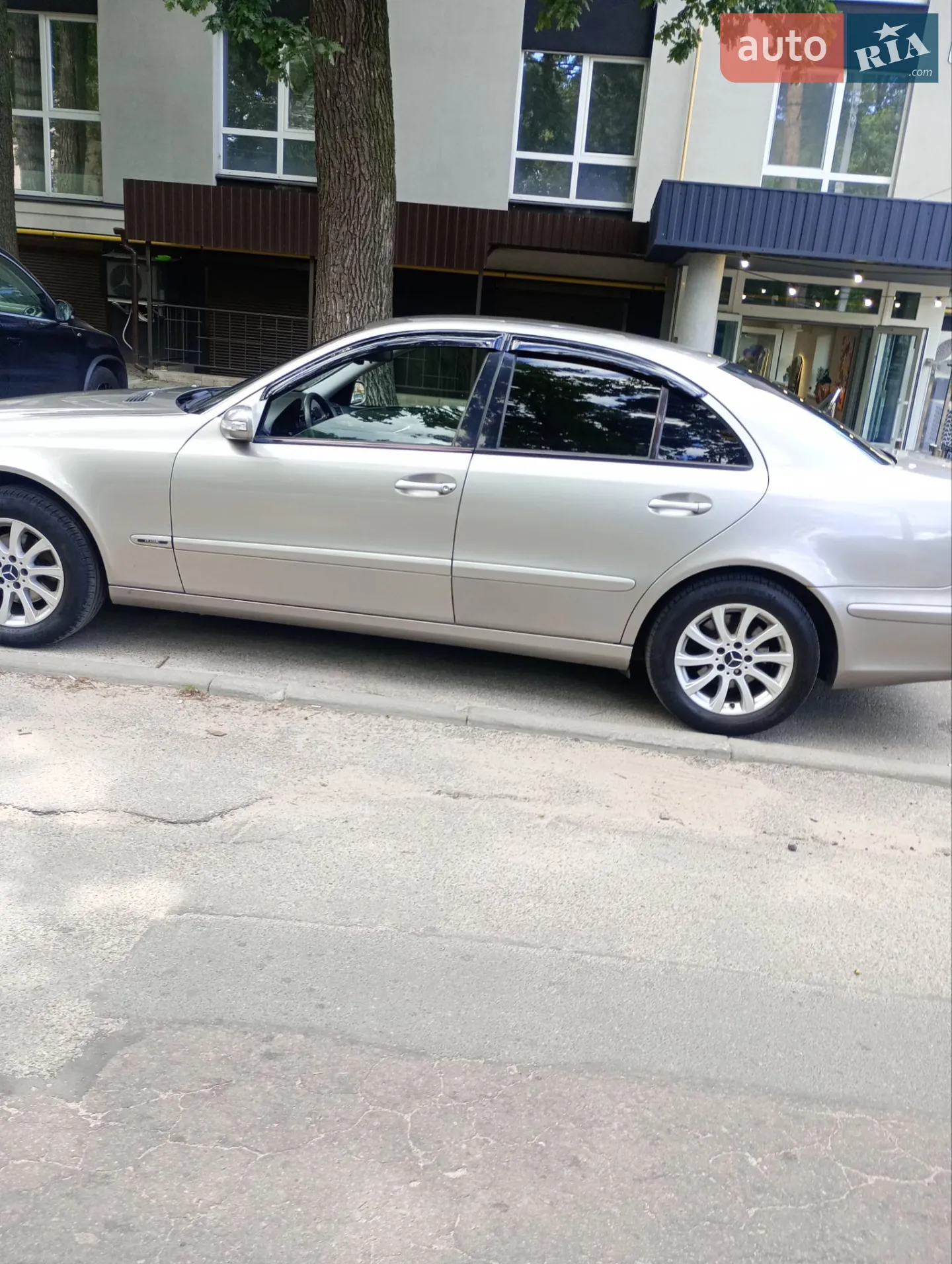 Mercedes-Benz E-Class, 2004
