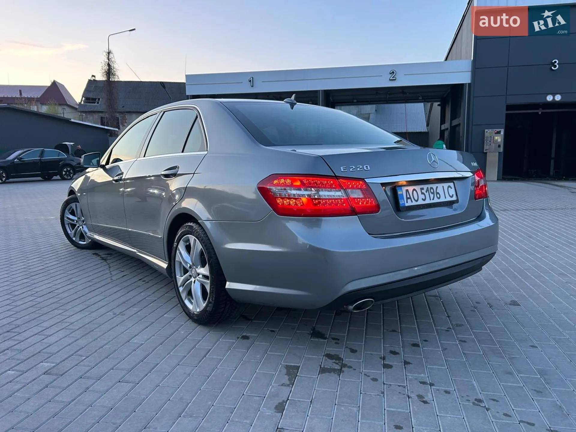 Mercedes-Benz E-Class, 2010