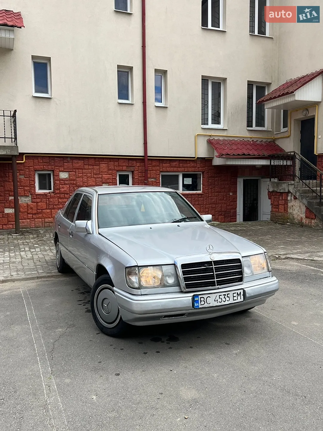 Mercedes-Benz E-Class, 1988