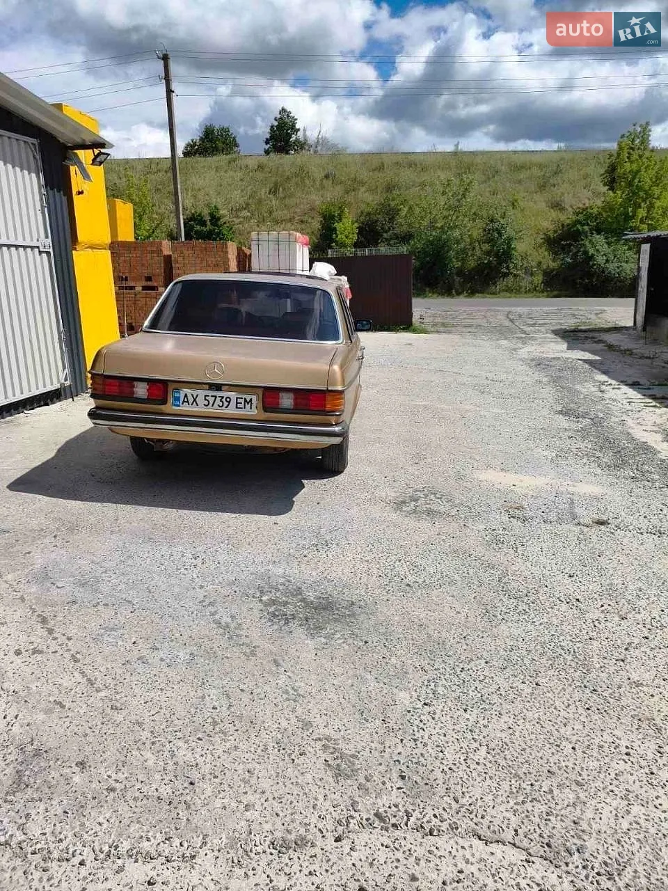 Mercedes-Benz E-Class, 1981