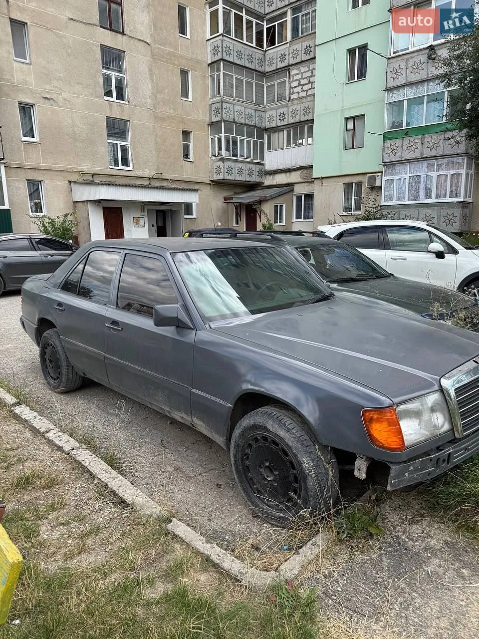 Mercedes-Benz E-Class, 1986