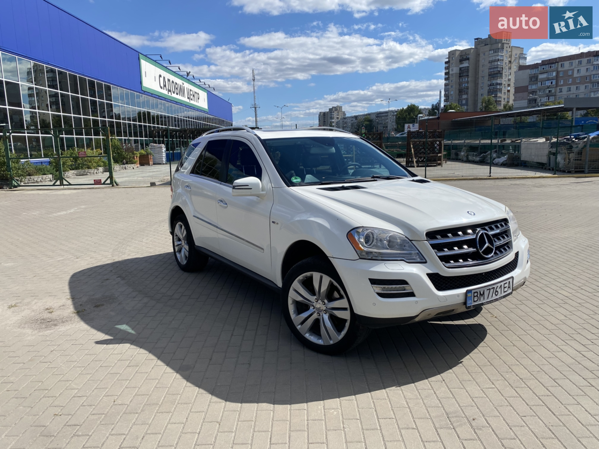 Mercedes-Benz M-Class, 2011