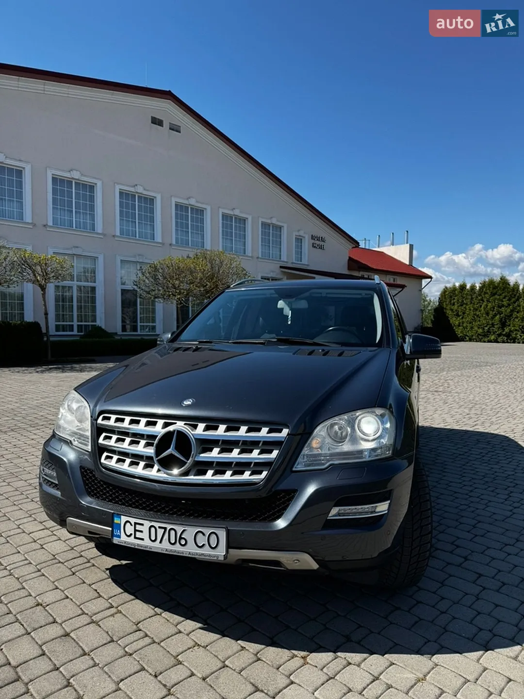 Mercedes-Benz M-Class, 2011