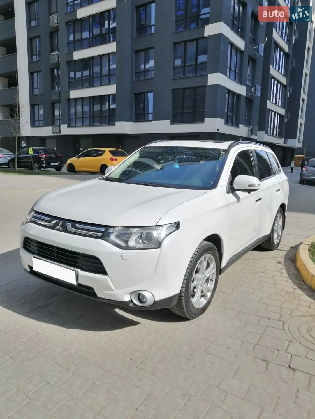 Mitsubishi Outlander, 2013