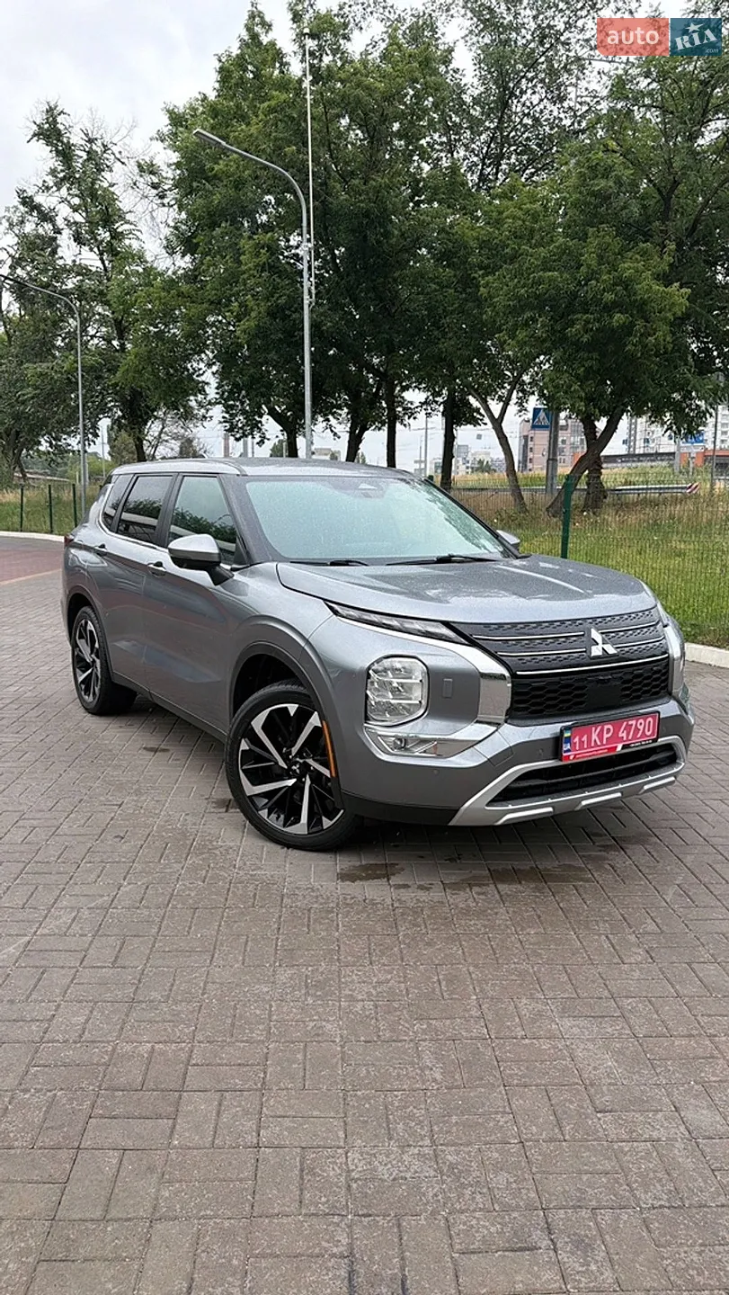 Mitsubishi Outlander, 2022