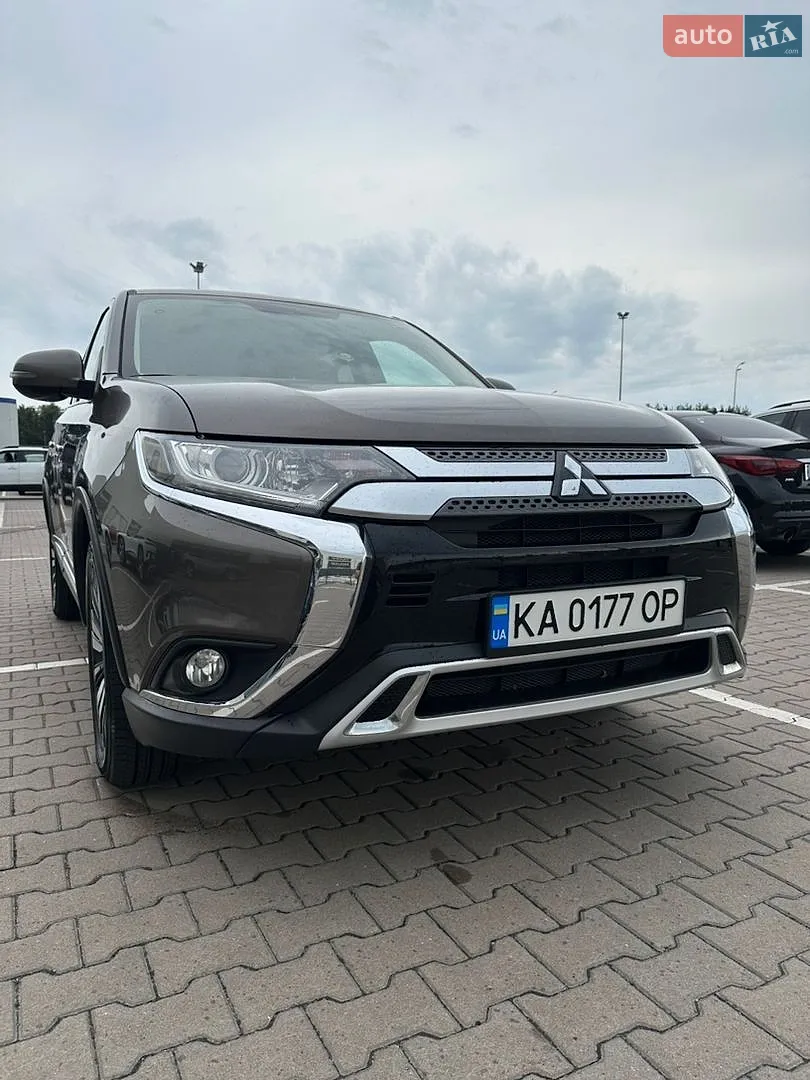 Mitsubishi Outlander, 2019