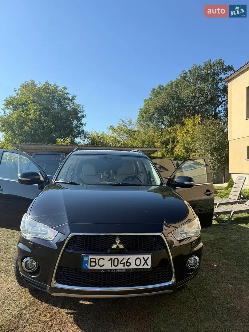 Mitsubishi Outlander, 2011