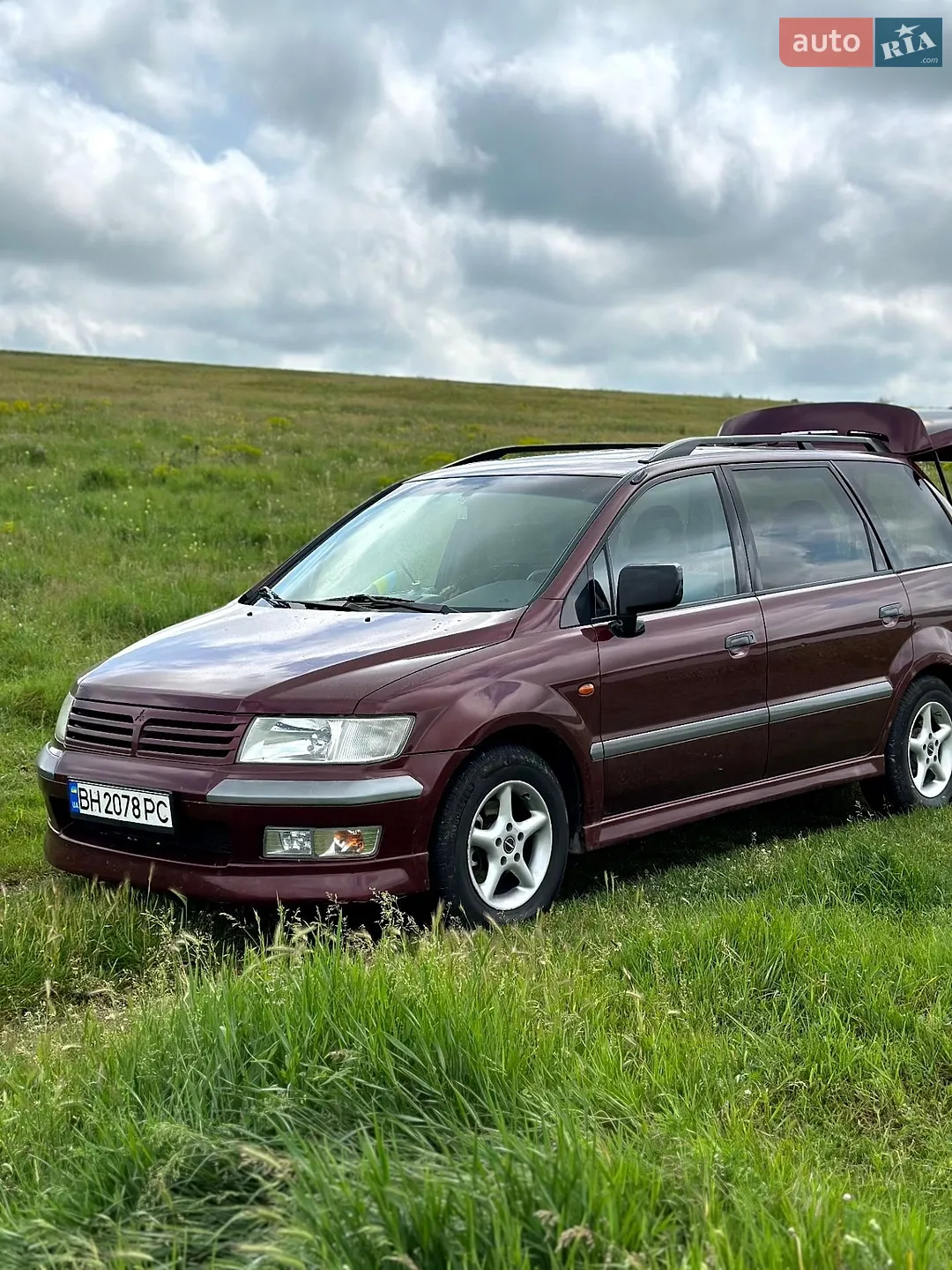 Mitsubishi Space Wagon, 1999