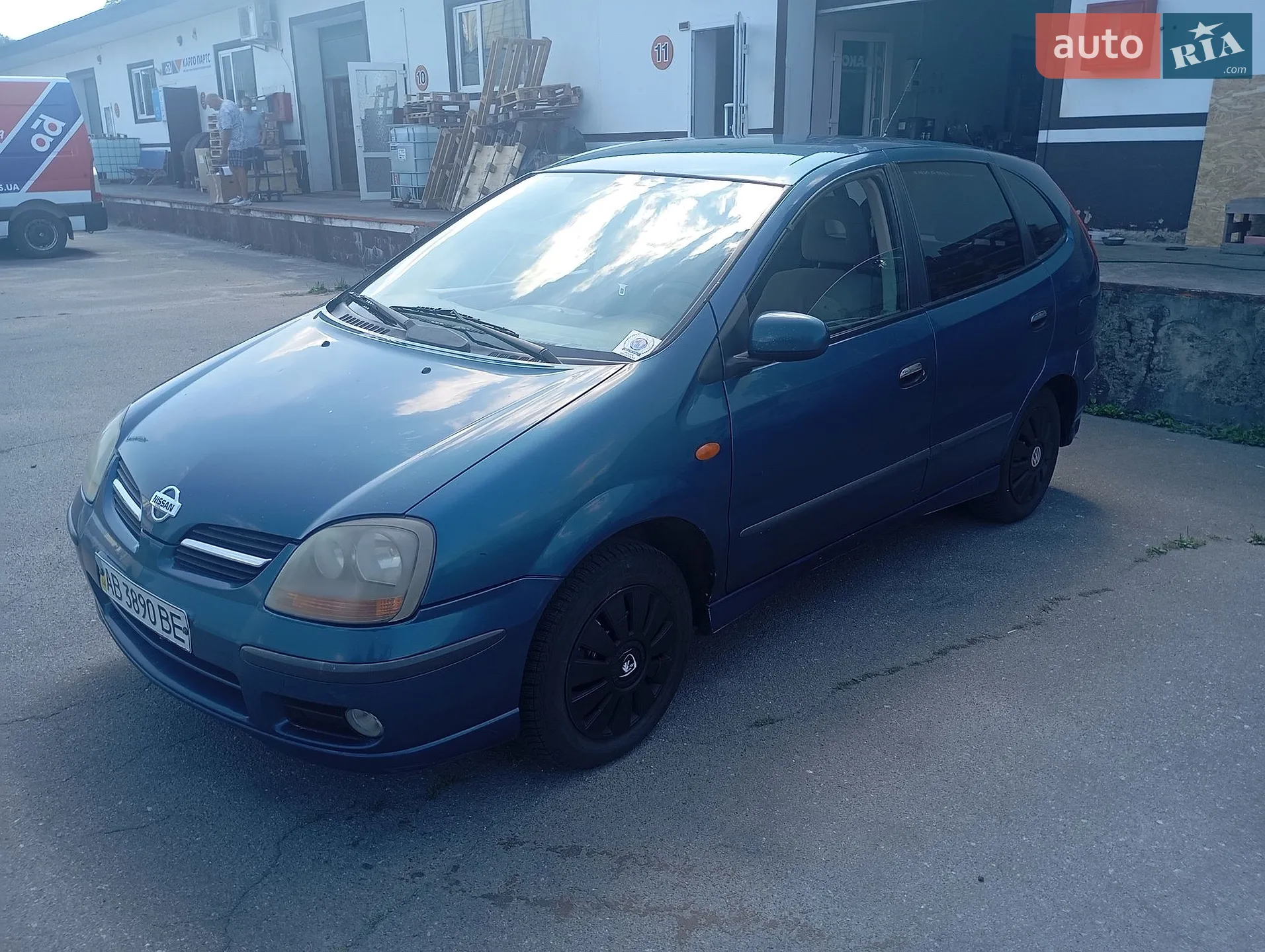 Nissan Almera Tino, 2001