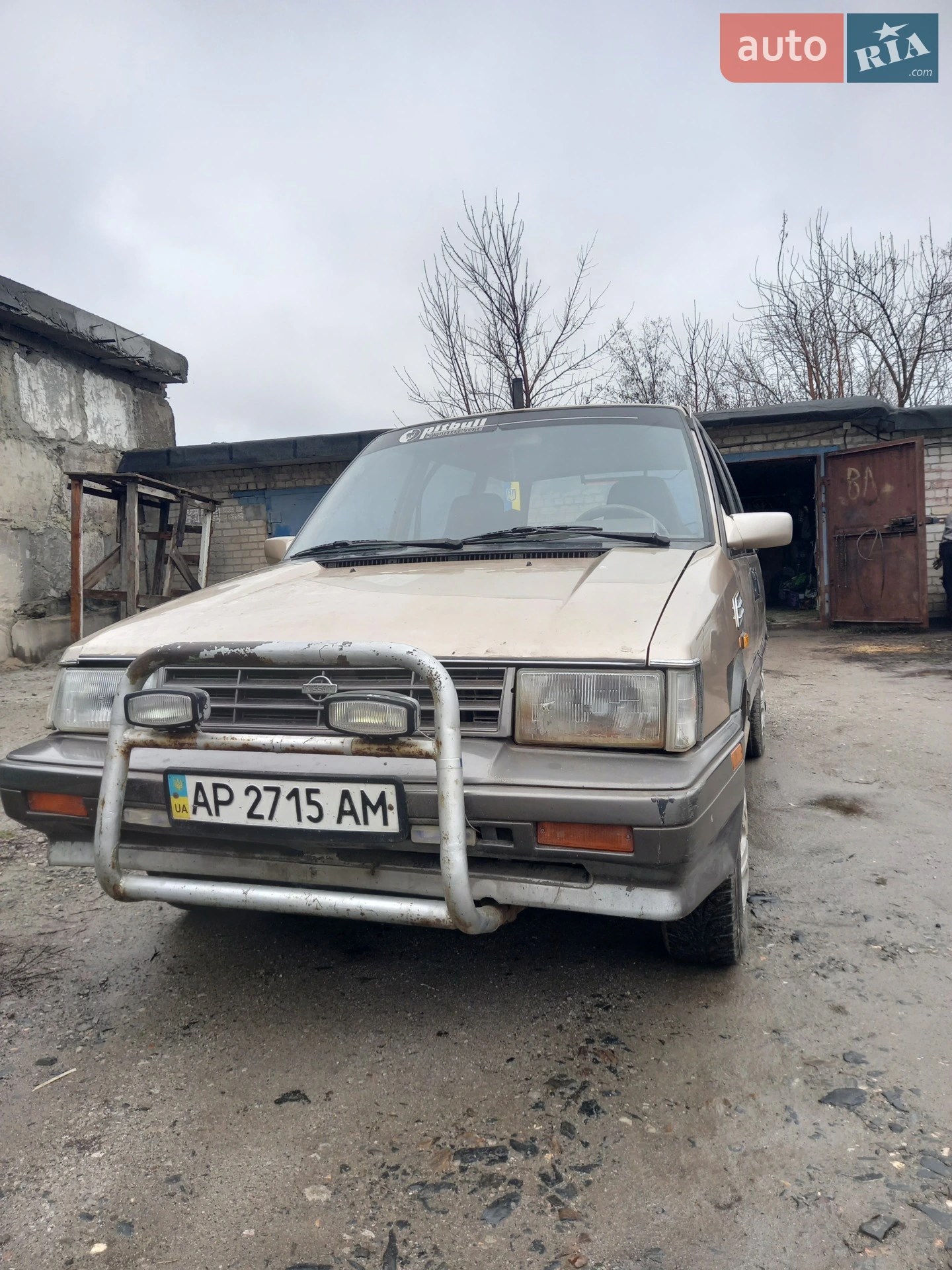 Nissan Prairie, 1988