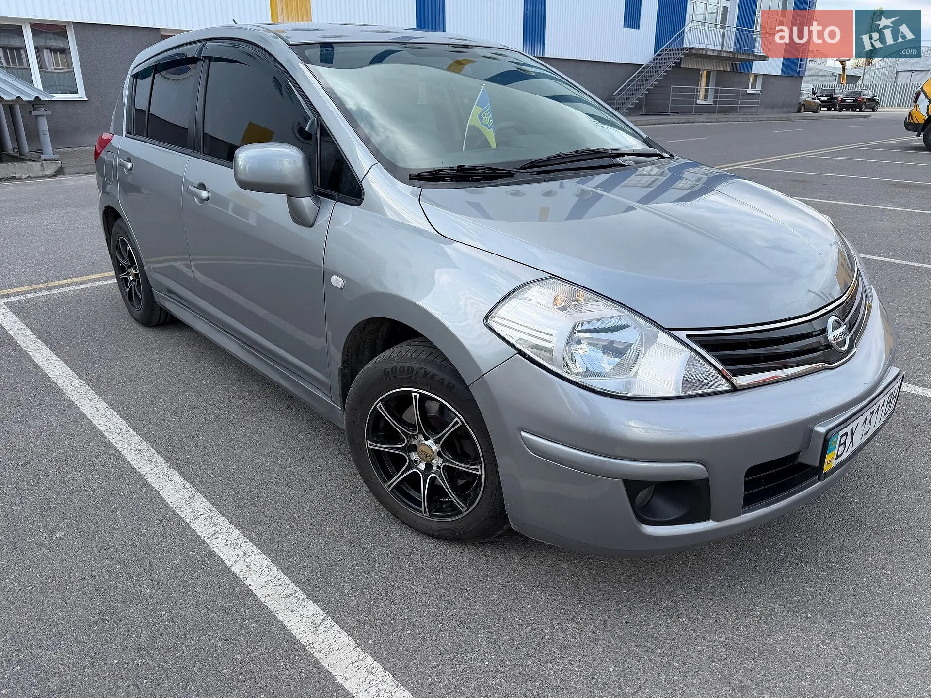 Nissan TIIDA, 2011